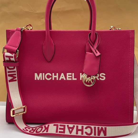 Michael Kors Mirella Md Pebbled Leather Tote Shopper Bag MK EW
Electric Pink - Picture 11 of 16